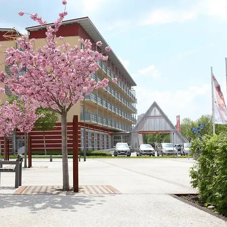 Hotel Pyramide 4*