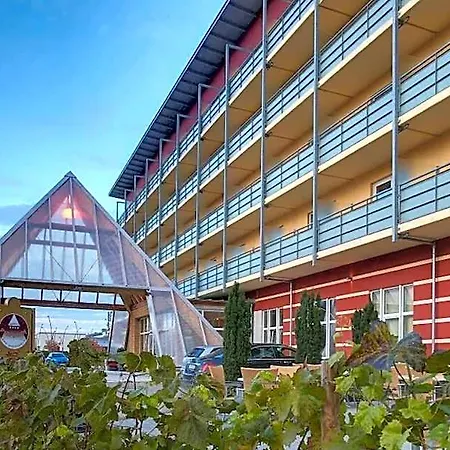Pyramide Hotel 4*