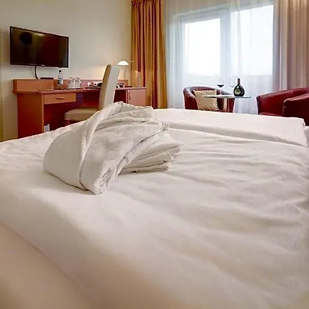 Hotel Pyramide 4*